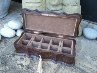 LOVELY 19c BLACK FOREST HAND CARVED JEWELLERY BOX - WONDERFUL INTERIOR 4