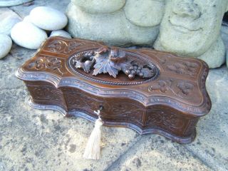 LOVELY 19c BLACK FOREST HAND CARVED JEWELLERY BOX - WONDERFUL INTERIOR 5