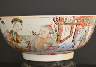 AN EXCEPTIONAL QUALITY 18TH CENTURY CHINESE PORCELAIN PUNCH BOWL WITH REPAIRS 3