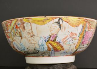AN EXCEPTIONAL QUALITY 18TH CENTURY CHINESE PORCELAIN PUNCH BOWL WITH REPAIRS 6