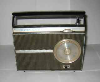 Vintage Sylvania Fm/ Am Solid State Radio Model Tr - 122bk
