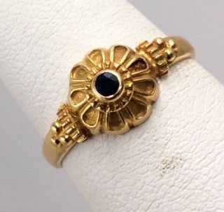 18k Yellow Gold Antique.  06ct Blue Sapphire Flower Ring Size 6.  75