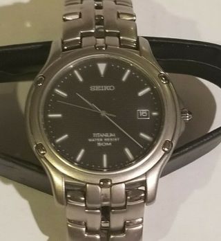 Men’s Seiko Titanium Date Watch 50m Black Dial 7n32 - 0069 Round 1990 