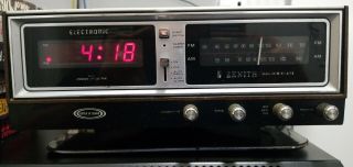 Vintage Zenith Model H472w Solid State Circle Of Sound Am Fm Alarm Clock Radio