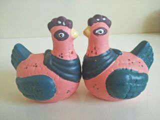 Vintage Retro Collectable Salt And Pepper Shakers Country Chickens