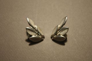 Vintage Trifari Signed Brushed Silver Tone 4 Leaf Clip On Earrings