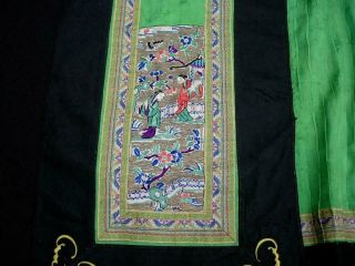 AN ANTIQUE CHINESE EMBROIDERED GREEN SILK SKIRT 5