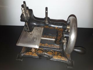 Antique cast iron Muller No.  15 Toy sewing machine 2
