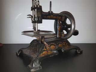 Antique cast iron Muller No.  15 Toy sewing machine 4