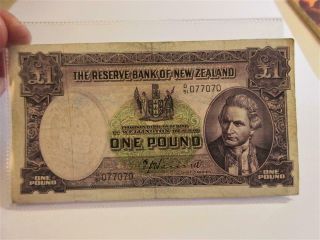 Vintage Bank Of Zealand Captain Cook One Pound Note C1940 - D51 077070