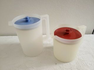 Vtg Tupperware 9 " & 6.  5 " Pitchers W/ Blue & Red Push Button Top 1676 1575 Set 2