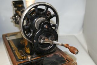 Antique Singer Model No.  28 Hand Crank Sewing Machine w/ Wooden Case Box 6
