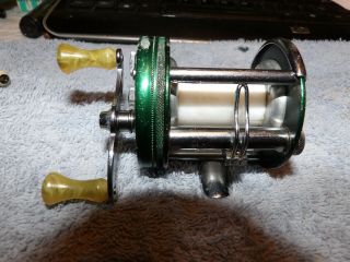 Vintage Open Face Shakespeare Classic 1972 Model Geold Baitcaster