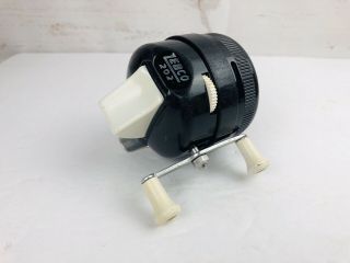 Vintage Black & White Zebco 202 Spincast Freshwater Fishing Reel Made In Usa