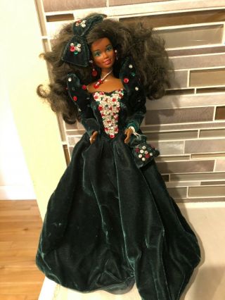 Vintage 1991 Mattel African American Happy Holidays Barbie Twist Turn Body