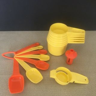 13 Pc Vtg Tupperware Measuring Set Cups&spoons,  2 Bonus Gadgets Orange/yellow