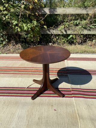 A Vintage Kroehler Mid Century Modern Small Round Walnut Side Table 1960 