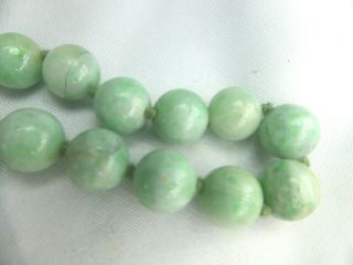VINTAGE CHINESE APPLE JADE JADEITE BEADS NECKLACE CARVED JADE & W GOLD CLASP 6