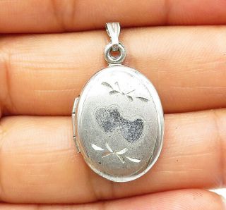 925 Sterling Silver - Vintage Love Heart Etched Locket Pendant (opens) - P7281