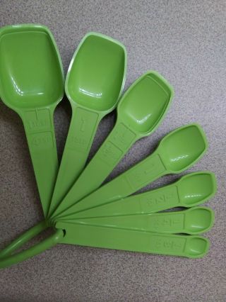 Vintage Tupperware 7 Apple Green Measuring Spoons With Ring