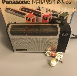 Vintage Panasonic Portable Am Ac/dc Transistor Radio R - 1492 Box