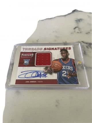 2014 - 15 Panini Threads Signatures Joel Embiid Rookie Jersey Autograph Card 3