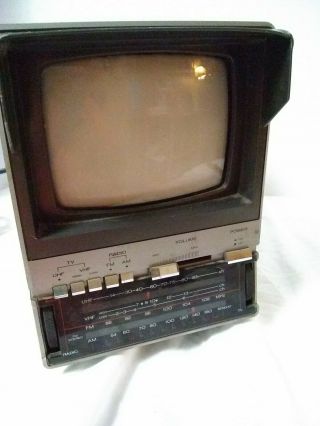 Sears Vintage Portable Sr3000 B/w Tv Am Fm Radio