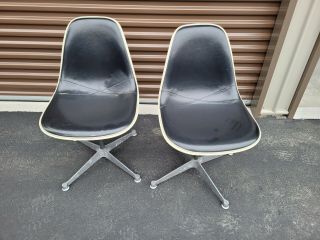 Pair Vintage Herman Miller Eames Naugahyde Fiberglass Shell Chair Swivel Base 11