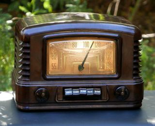 Airline Model 14br - 525a Antique Bakelite Tube Radio 1941 W Lighted Dial Serviced