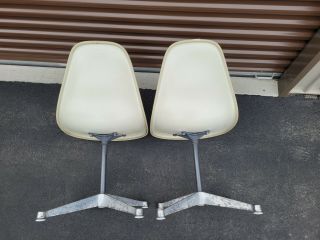 Pair Vintage Herman Miller Eames Naugahyde Fiberglass Shell Chair Swivel Base 3 6