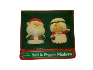 Vintage Santa And Mrs.  Santa Salt - Pepper Shakers Shape Xha101 - 5