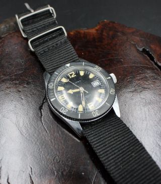 Vintage Timex 200 Ft.  Waterproof Skin Diver Sub Mariner Doesn’t Run