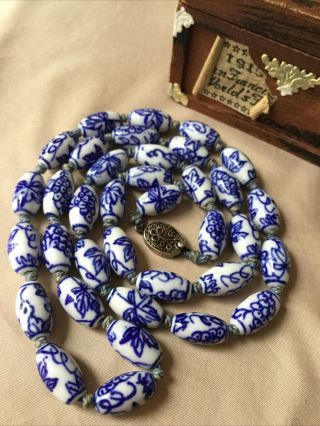 Old Vintage Chinese Export Blue White Porcelain Bead Knotted Necklace Silver
