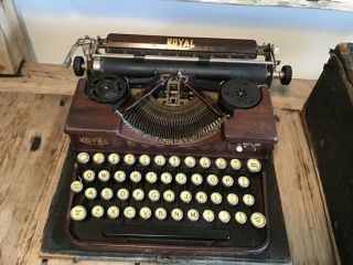 Antique 1920’s Royal Typewriter Model P Woodgrain Portable,  Case Great