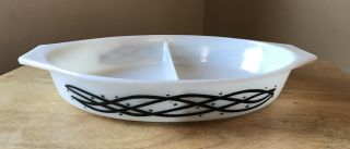Vintage Pyrex Barbed Wire & Stars Divided Dish 1.  5 Qt Black & White Made In Usa