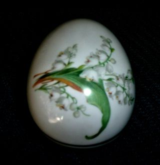 Vintage Chamart Limoges France White Porcelain Egg / Trinket Box White Flowers