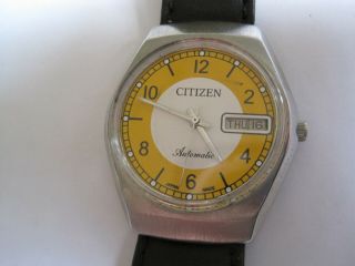 VINTAGE CITIZEN DAY/DATE AUTOMATIC WATCH - TWO TONE YELLOW/WHITE DIAL 2