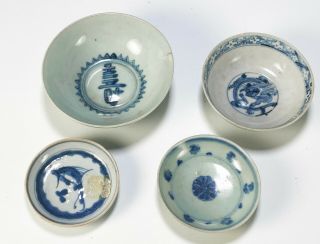 Group Of Four Small Antique Chinese Blue And White Porcelain Bowls Dish - Ming