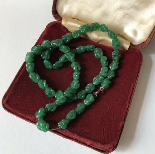Vintage Necklace Green Glass Art Deco 1920s 30s Moulded C Clasp