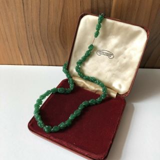 Vintage Necklace Green Glass Art Deco 1920s 30s Moulded C Clasp 3