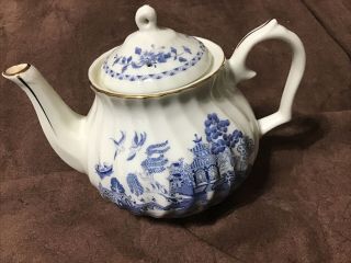 Vintage 1989 Robinson Design Group Blue Willow Teapot Tea Pot Japan 4 Cups