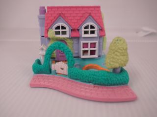 Vintage Bluebird Toys Polly Pockets Small House? Not Sure Of Name