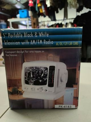 Vintage 5 " Portable Black And White Tv Am Fm Radio Pk - 4183