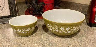 Two Vintage Pyrex Olive Green Spring Blossom Daisy Mixing Bowls 401 & 403