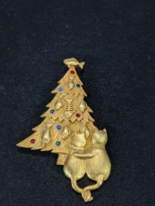 Vintage Jj Gold Tone Matte Christmas Tree Cat Rhinestone Pin Brooch 10612