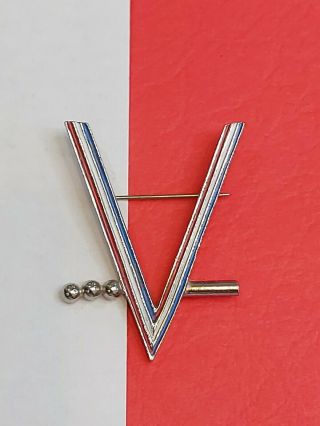 Vintage World War 2 Victory V Morse Code Chrome And Enamel Pin Brooch Jewelry