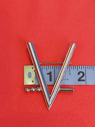 Vintage World War 2 Victory V Morse Code Chrome and Enamel Pin Brooch Jewelry 3