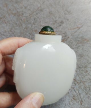 Large Vintage Chinese Peking Glass White 器料 Snuff Bottle On.