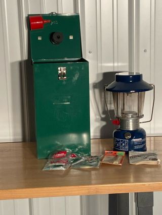 Awesome 1978 Blue Canadian Coleman Model 331 Lantern Minty In Metal Case