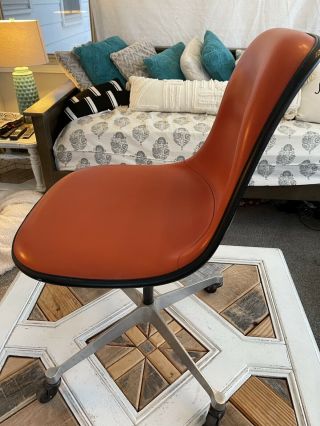 Herman Miller Charles Eames Fiberglass Side Shell Chair Orange And White Fiber